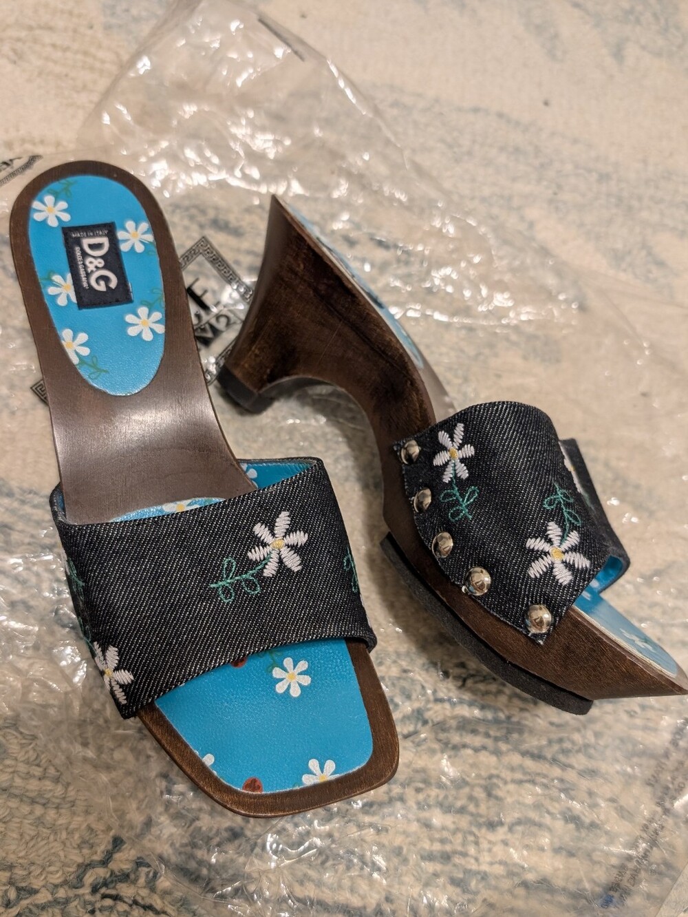 D&G Women’s Denim Clog Sandals with White Floral Embroidery - Size 8 - Picture 2 of 6
